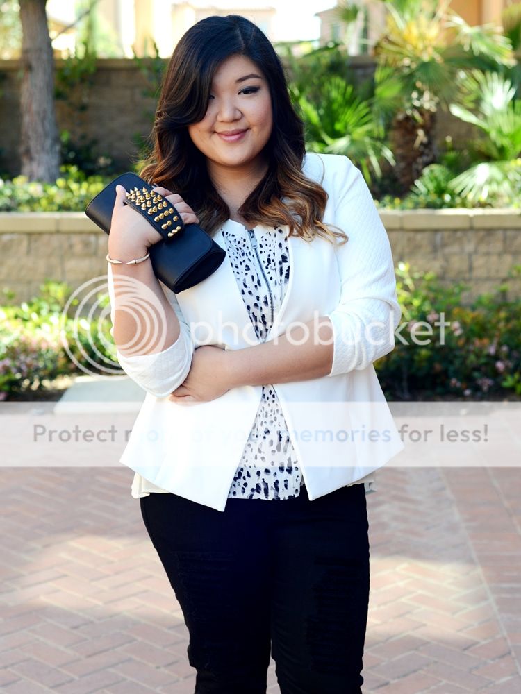 Curvy Girl Chic Plus Size Fashion Blog Monochrome Carmakoma Jeans Look