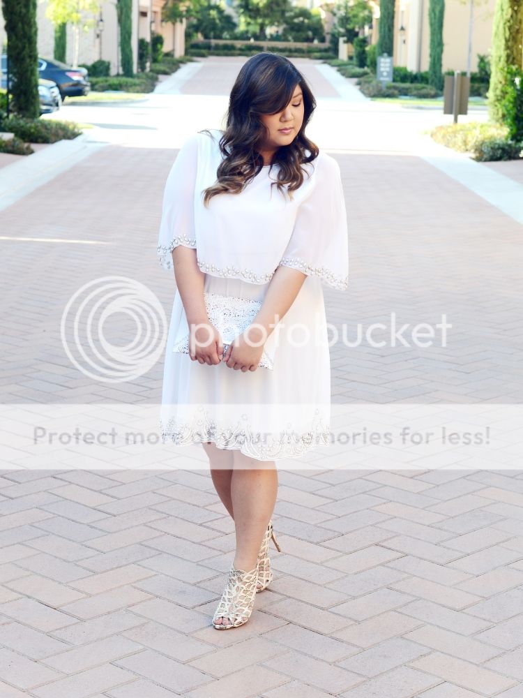 Curvy Girl Chic Plus Size Fashion Blog All White Outfit Idea GatsbyLady 1920s Inspired Dress